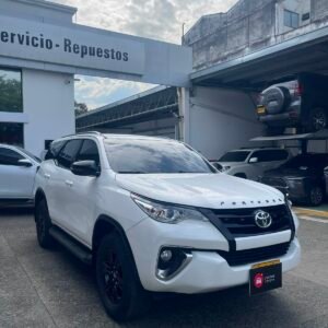 Toyota Fortuner Street  Automática Gasolina - Modelo 2018